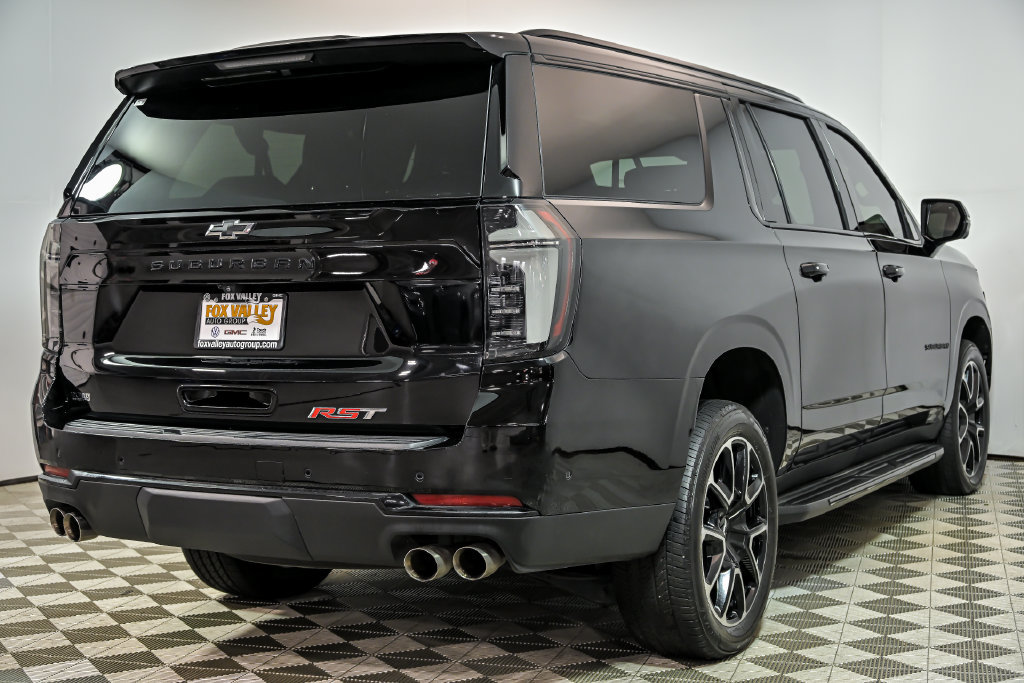 Used 2025 Chevrolet Suburban RST w/ Comfort Package AWD/4WD image 8