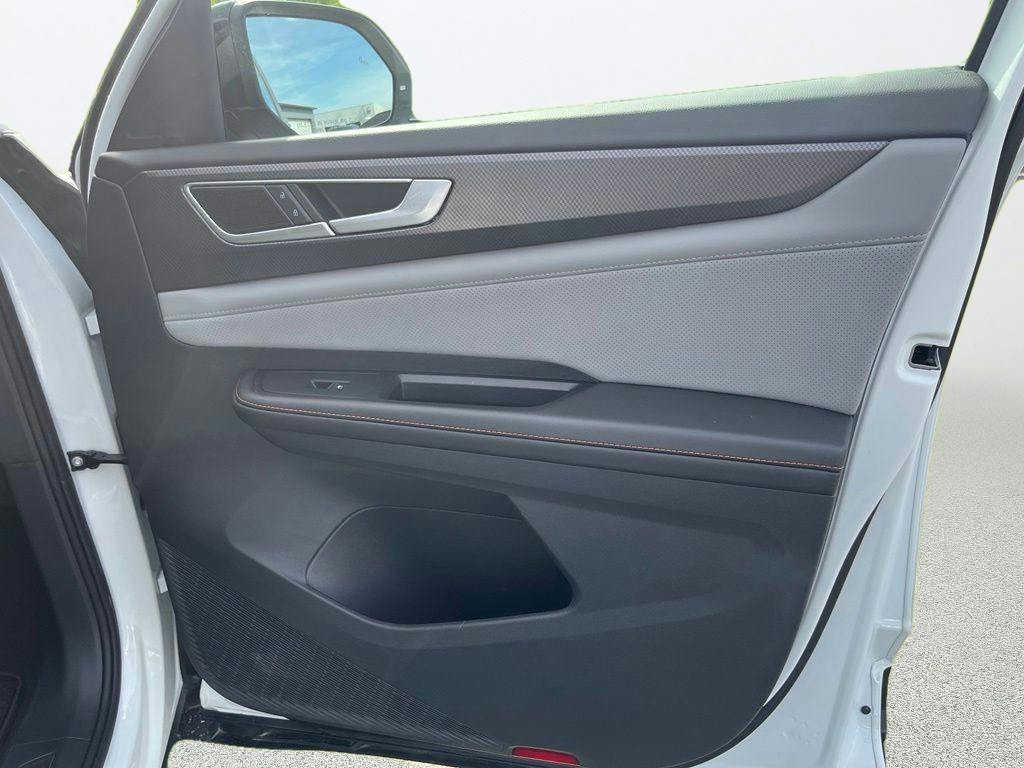 Certified 2024 Volkswagen Atlas Peak Edition SE AWD/4WD image 13