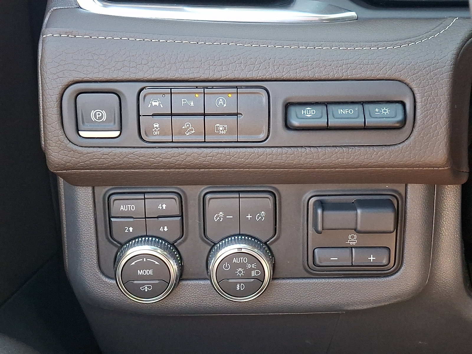 Used 2024 GMC Yukon Denali w/ Max Trailering Package AWD/4WD image 31