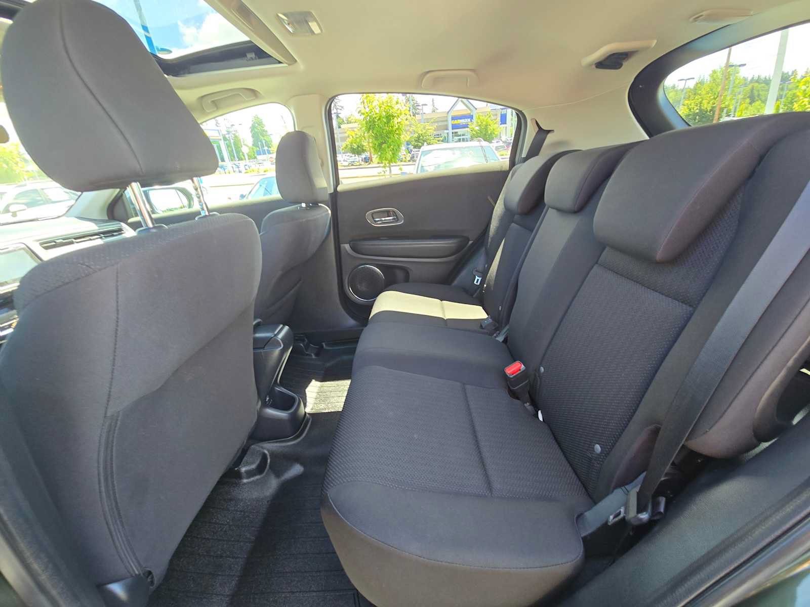 Used 2018 Honda HR-V EX image 16