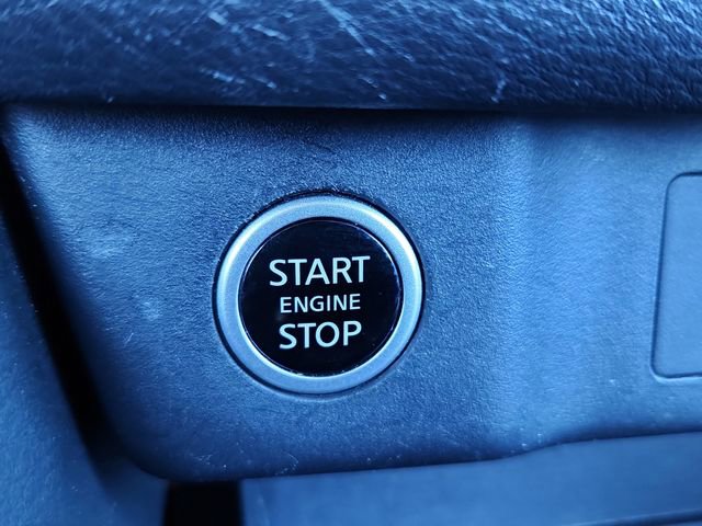 Used 2023 Nissan Rogue SV image 29