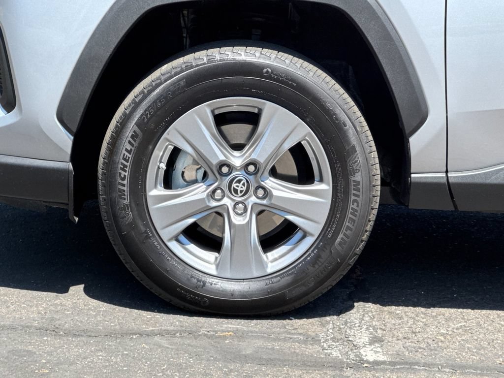 Used 2024 Toyota RAV4 LE AWD/4WD image 36