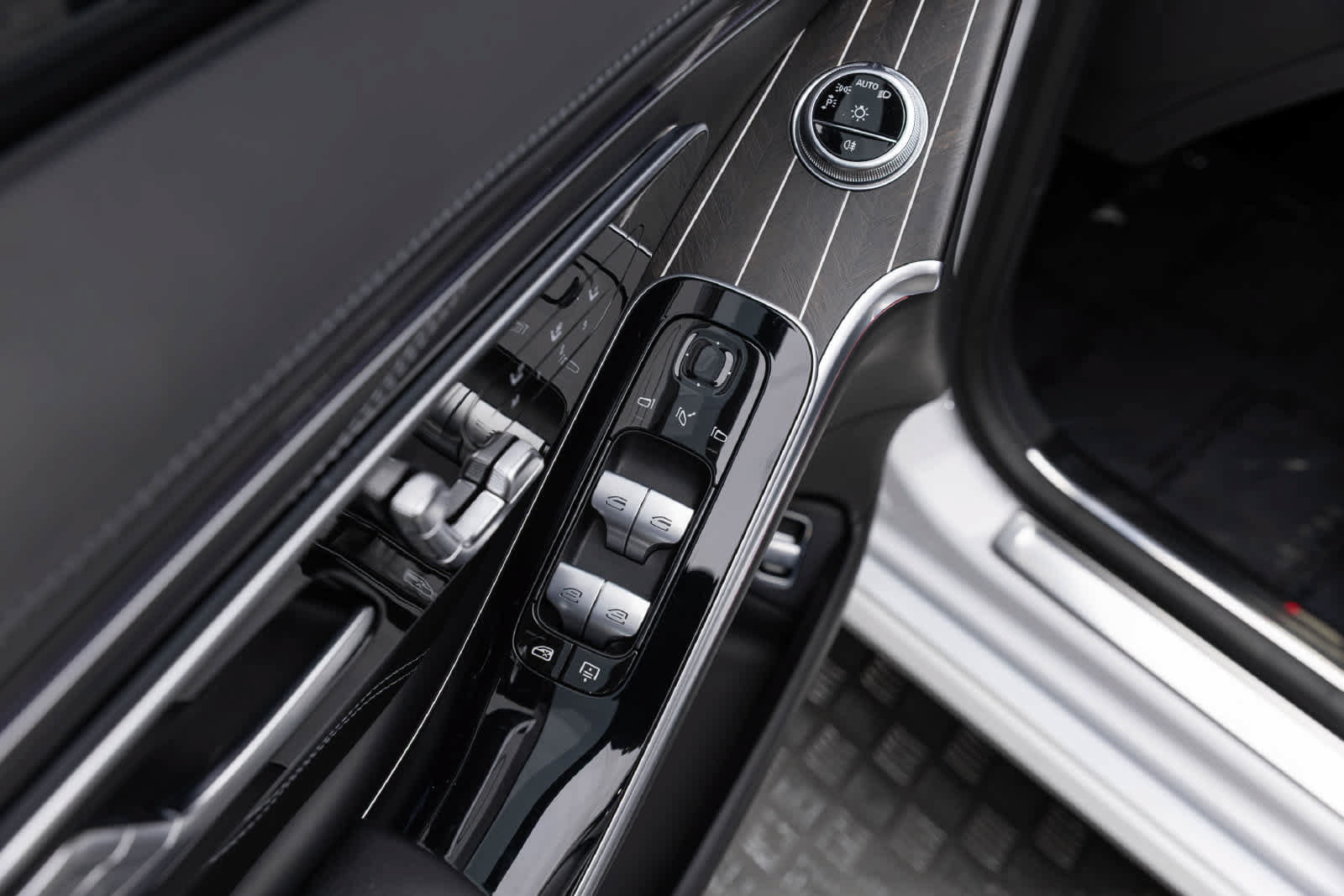 Used 2024 Mercedes-Benz Maybach S 680 4MATIC image 25