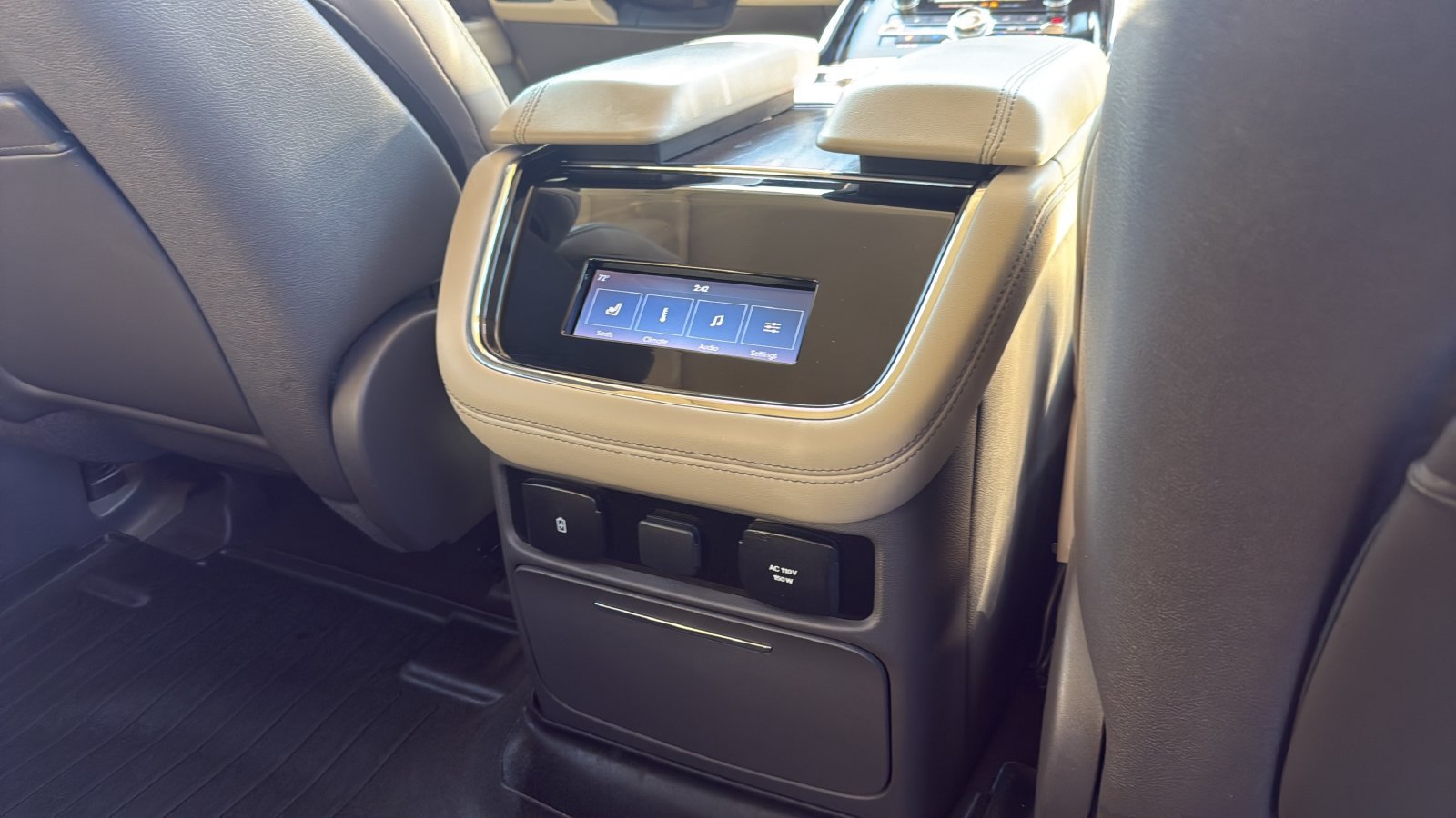 Certified 2023 Lincoln Navigator L Reserve AWD/4WD image 27