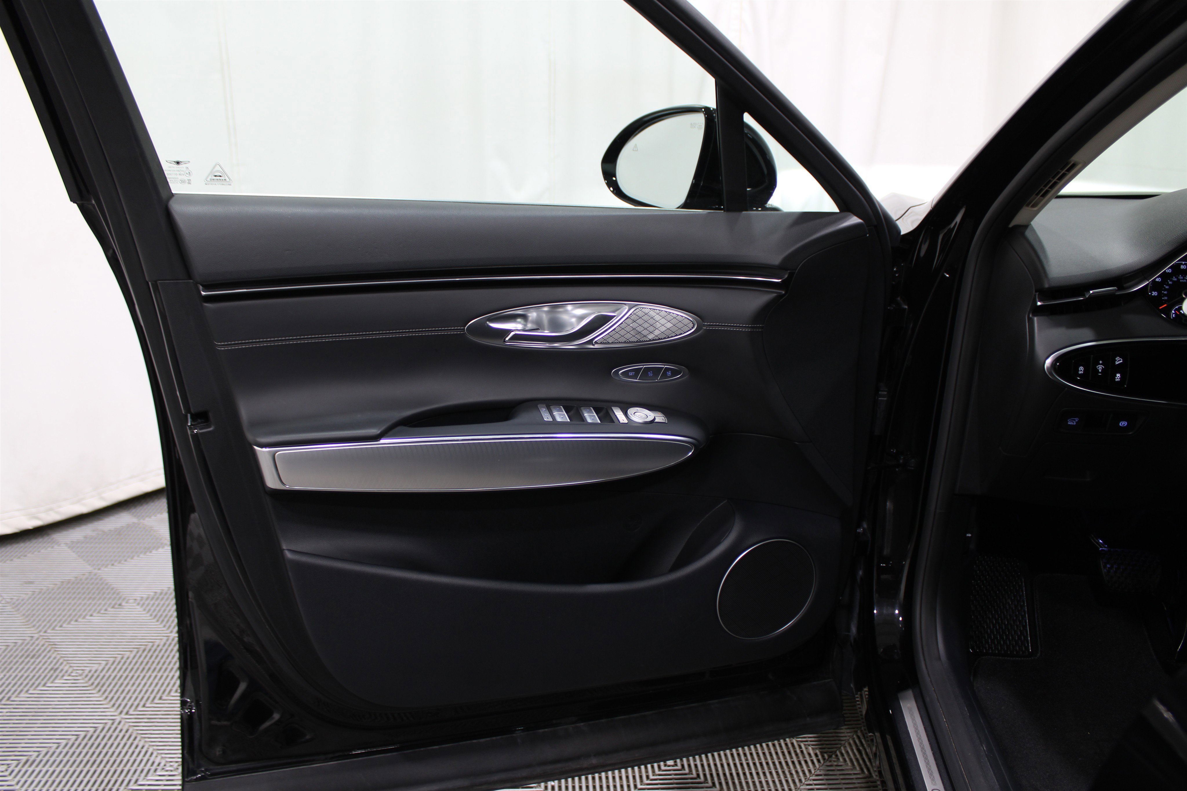 Used 2024 Genesis GV70 2.5T w/ Select Package image 6