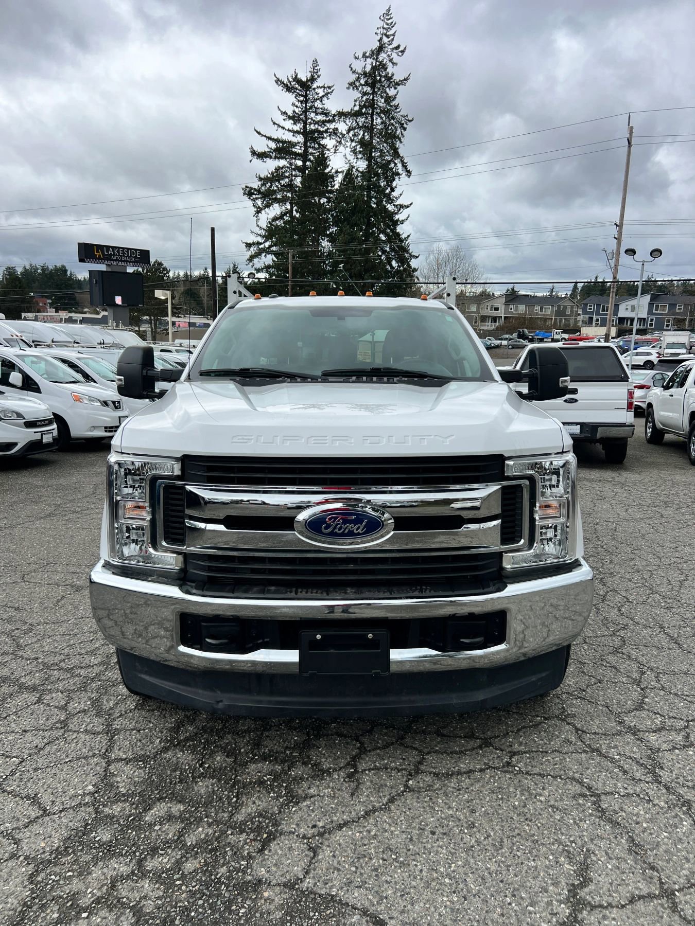 Used 2018 Ford F350 XLT AWD/4WD image 2
