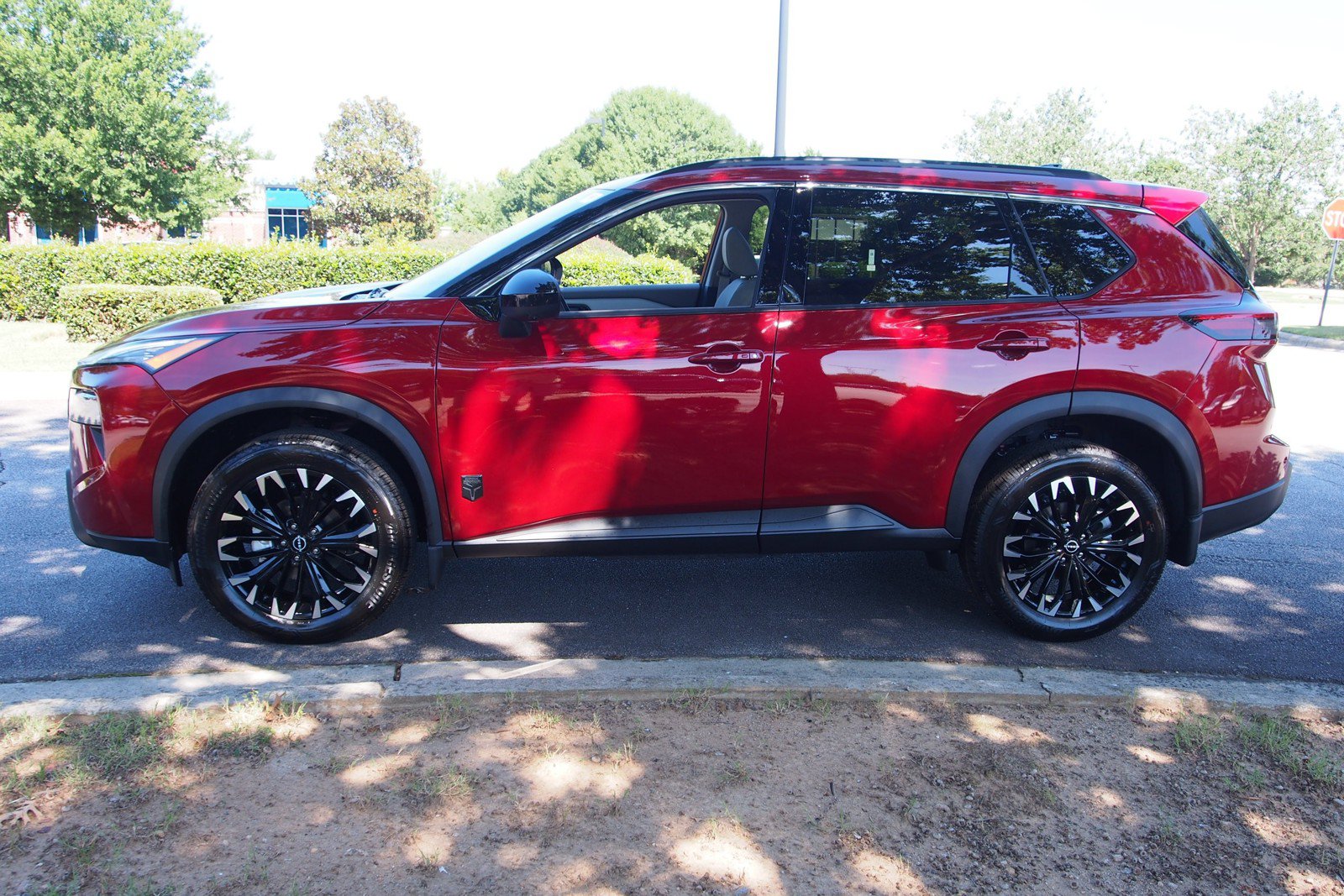 New 2026 Nissan Rogue Dark Armor FWD image 4