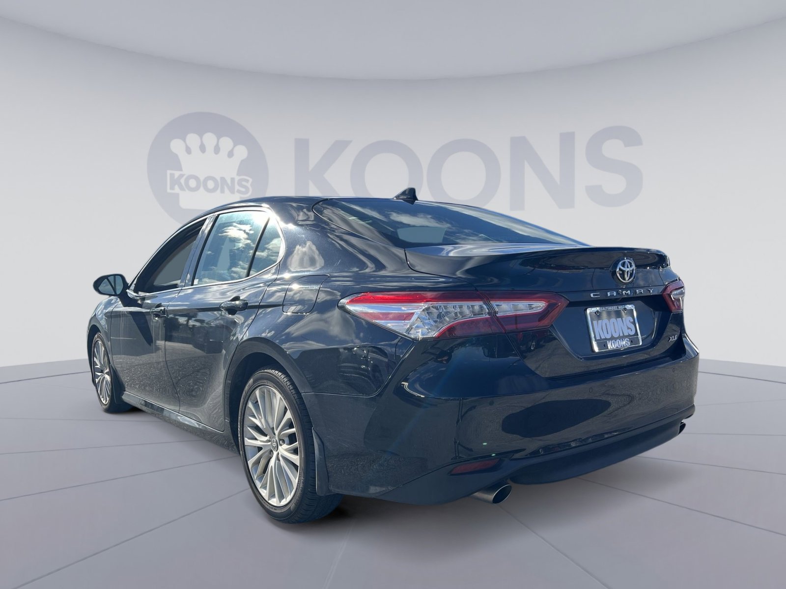 Used 2020 Toyota Camry XLE image 4