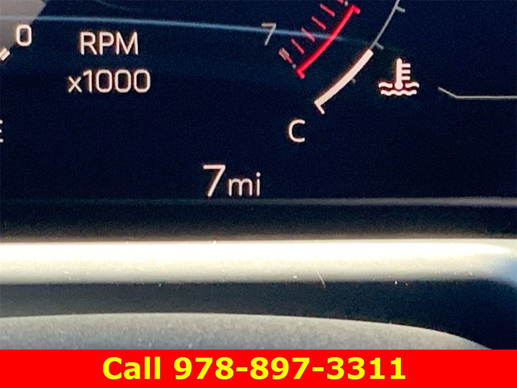 New 2025 GMC Acadia Elevation image 14