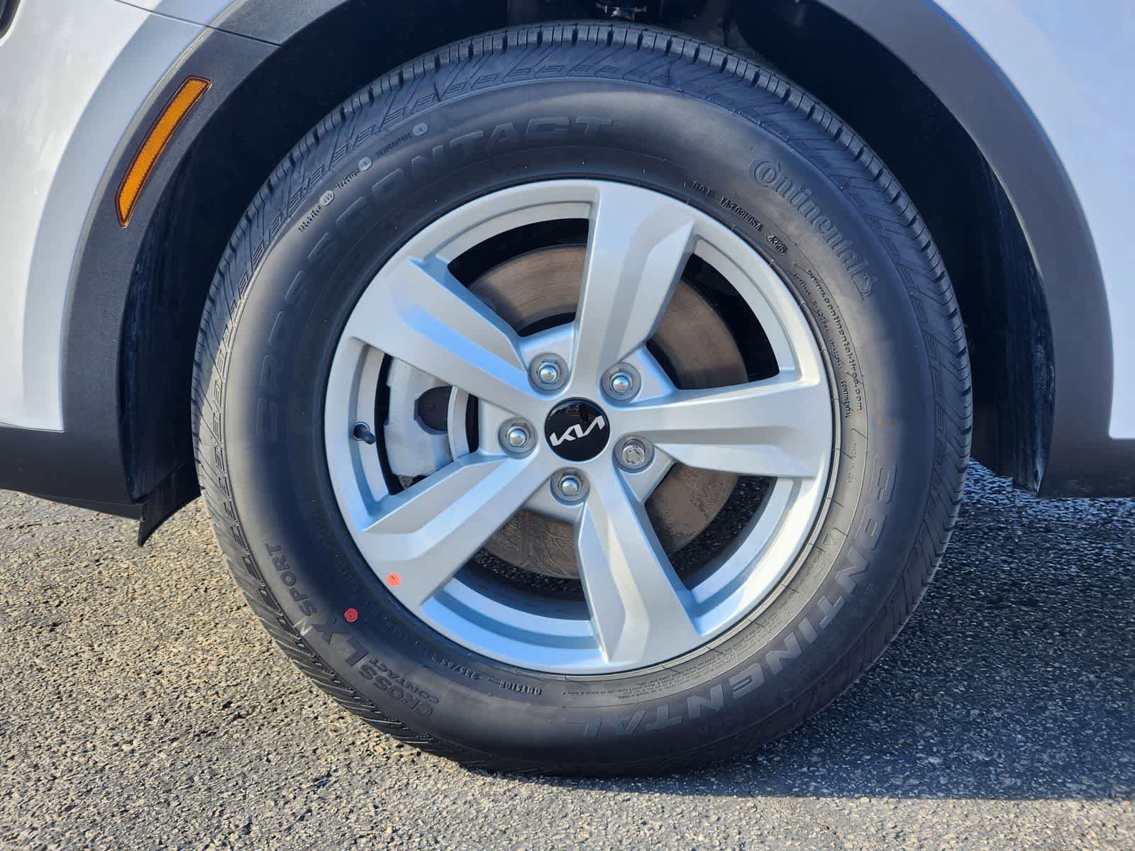 New 2026 Kia Sorento LX FWD image 9