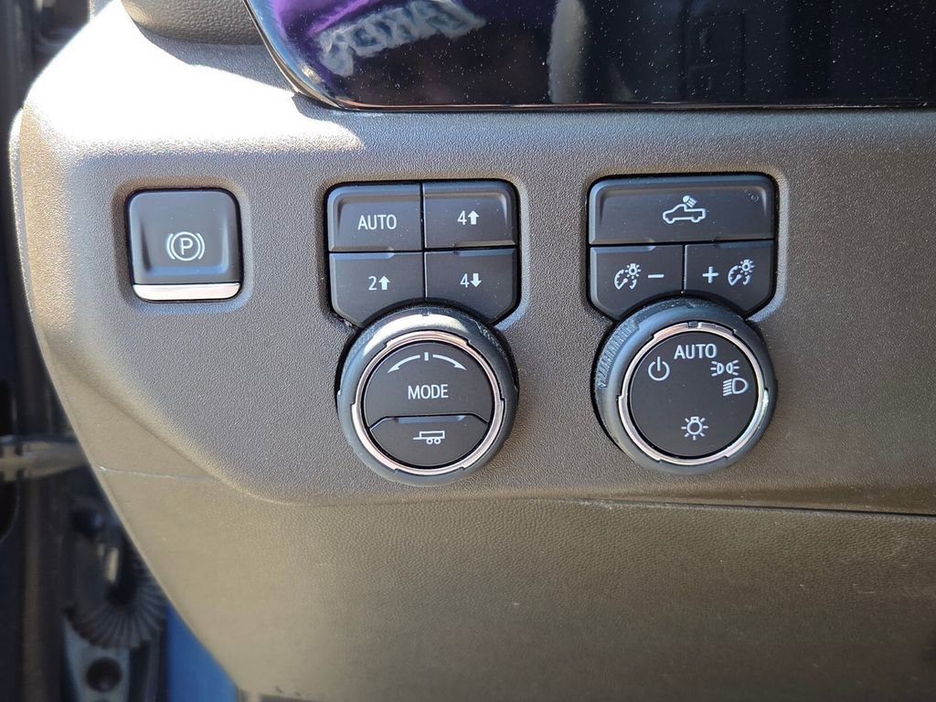 Used 2024 Chevrolet Silverado 1500 LT w/ Z71 Off-Road Package image 24