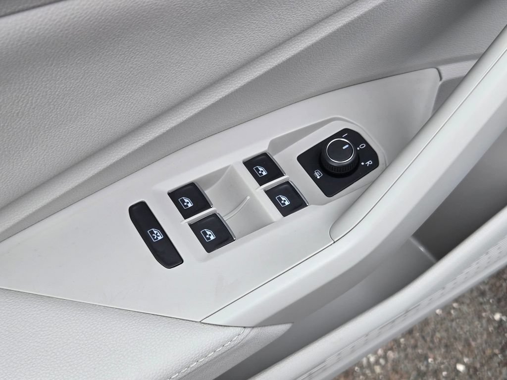 Used 2025 Volkswagen Jetta S FWD image 11