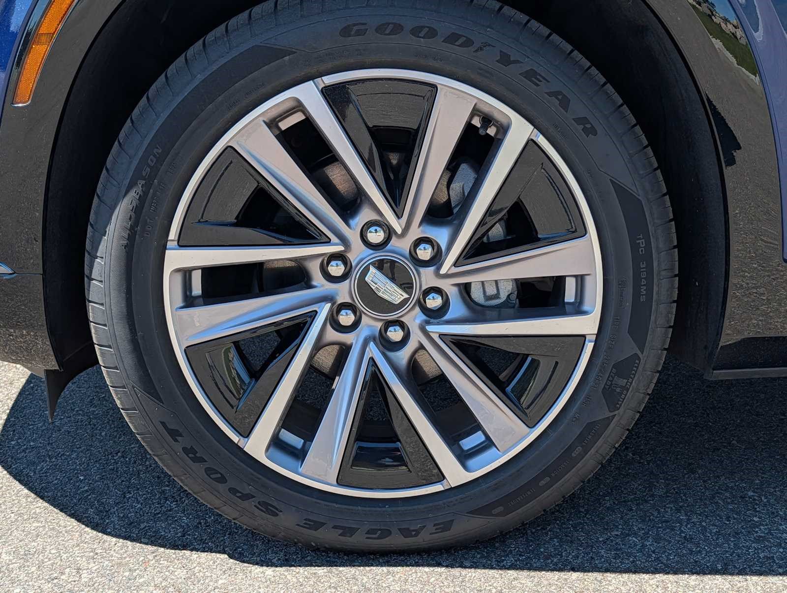 Used 2026 Cadillac Vistiq Sport w/ LPO, Floor Liner Package AWD/4WD image 7