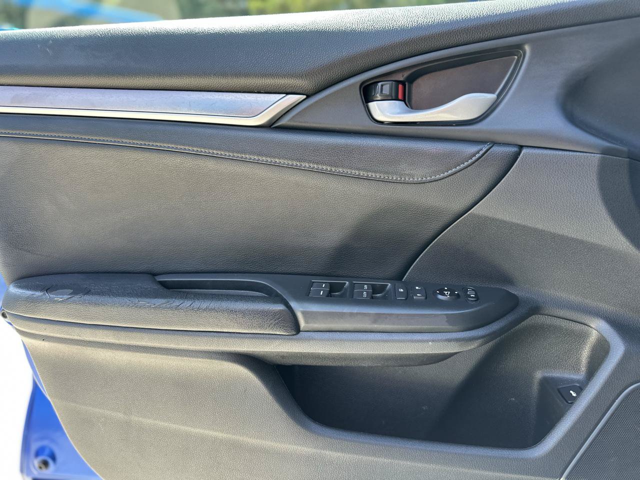 Used 2017 Honda Civic Touring image 13