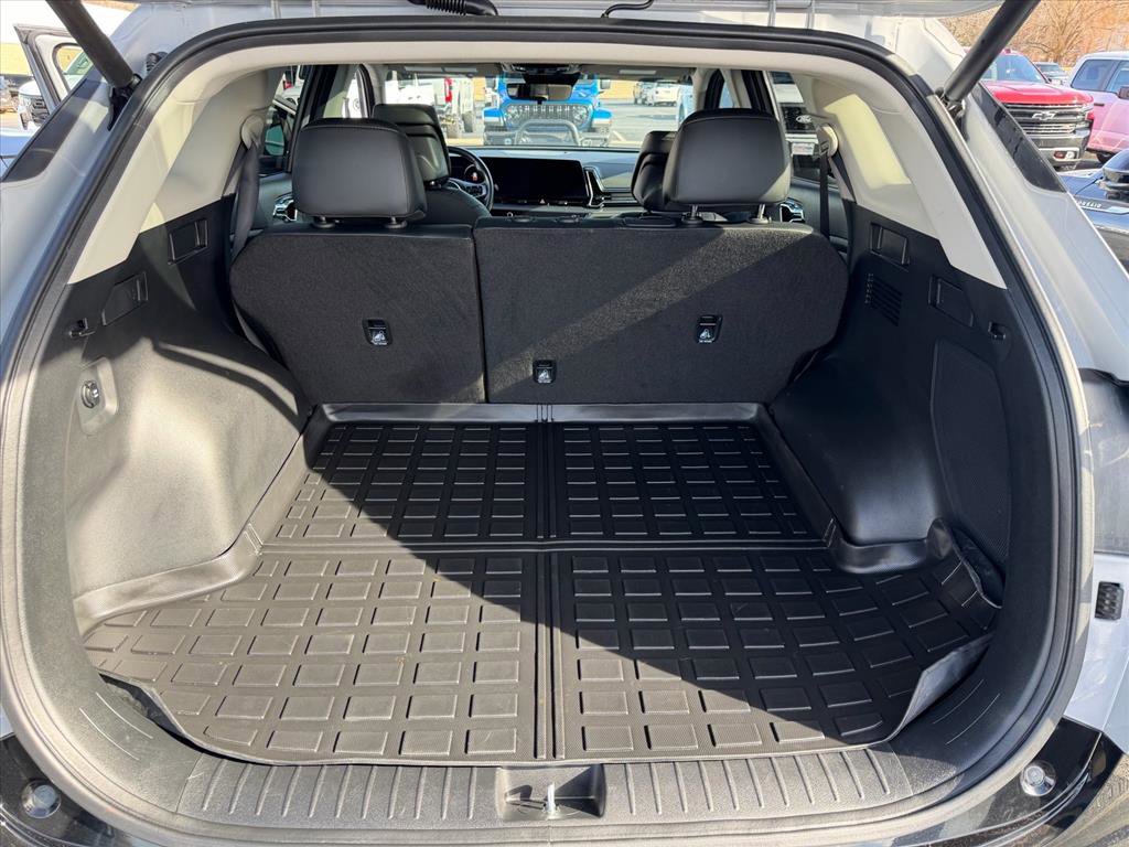 Used 2025 Kia Sportage SX image 13