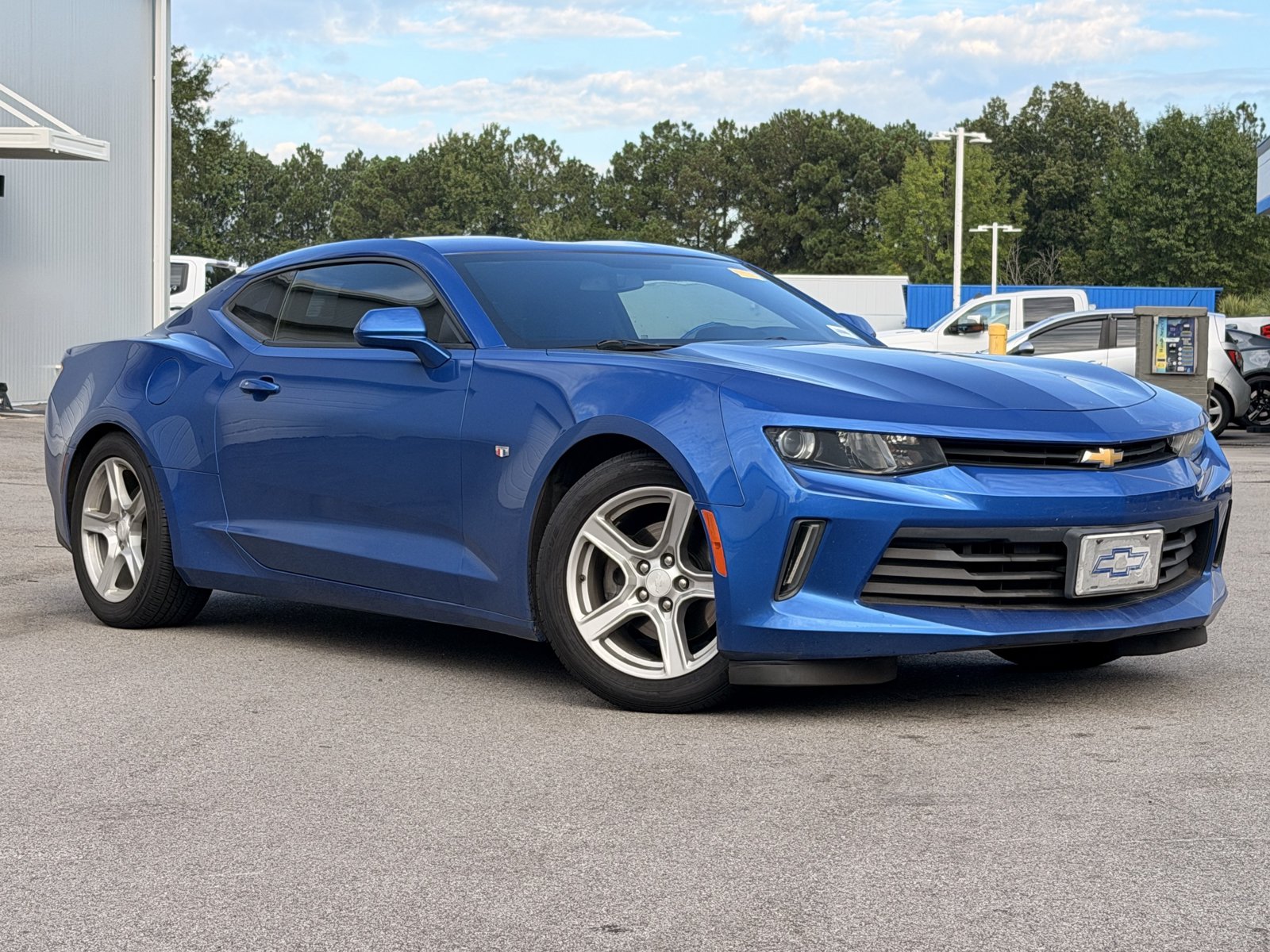 Used 2018 Chevrolet Camaro LT w/ Technology Package RWD image 2