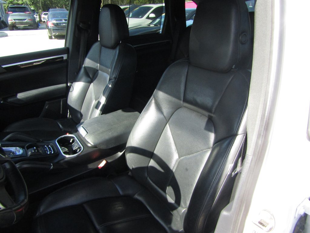 Used 2014 Porsche Cayenne AWD/4WD image 9