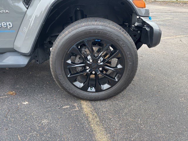 Used 2023 Jeep Wrangler Sahara w/ Cold Weather Group image 10