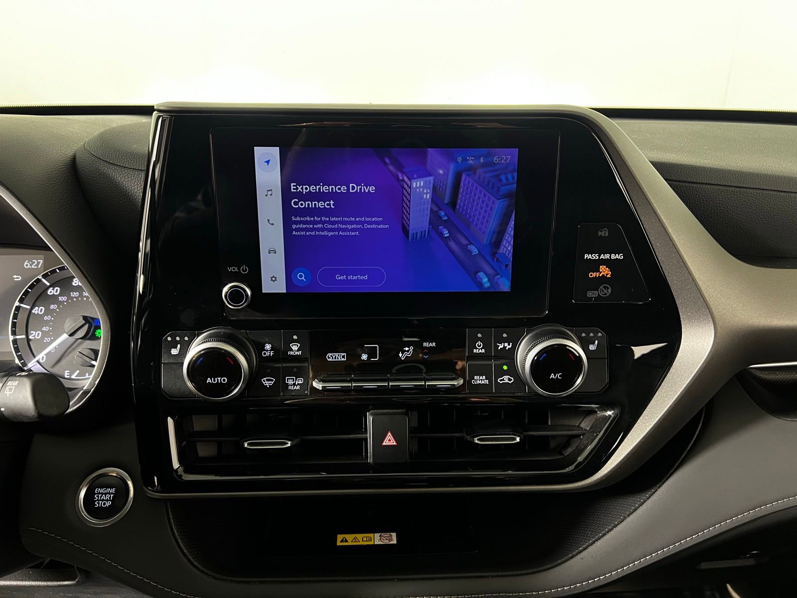 Certified 2024 Toyota Highlander XLE image 18