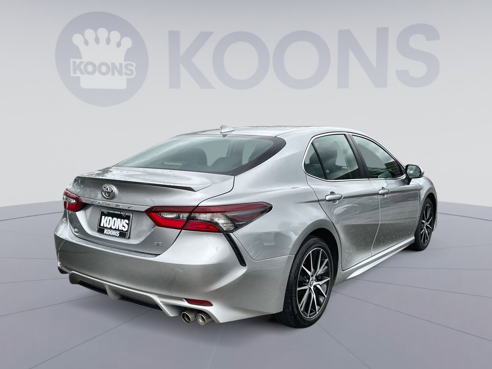 Used 2023 Toyota Camry SE image 7