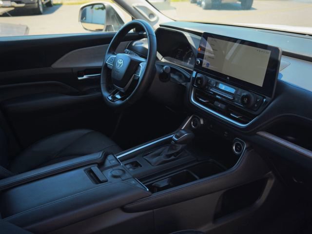 Used 2024 Toyota Grand Highlander AWD Hybrid image 36