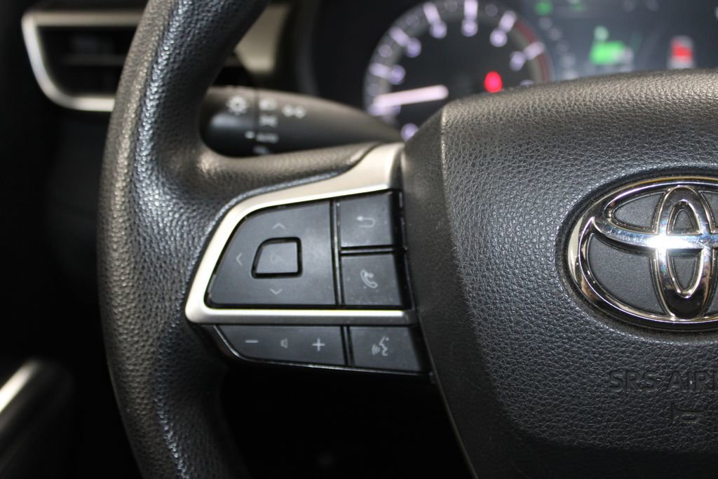 Used 2023 Toyota Highlander L image 29