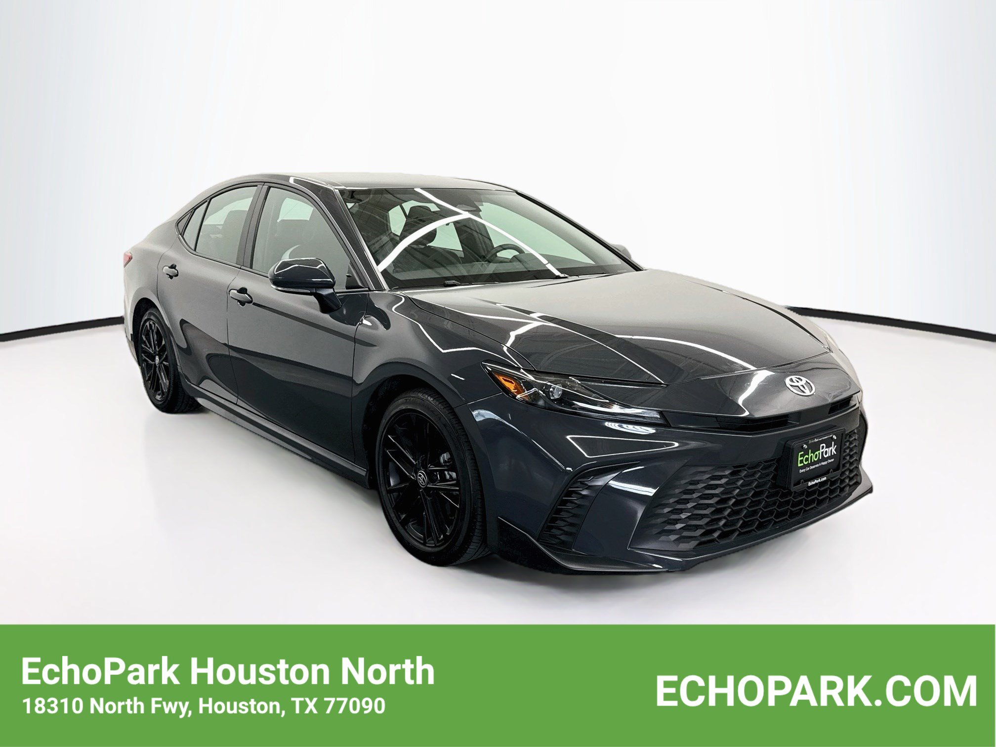 Used 2026 Toyota Camry SE FWD image 1