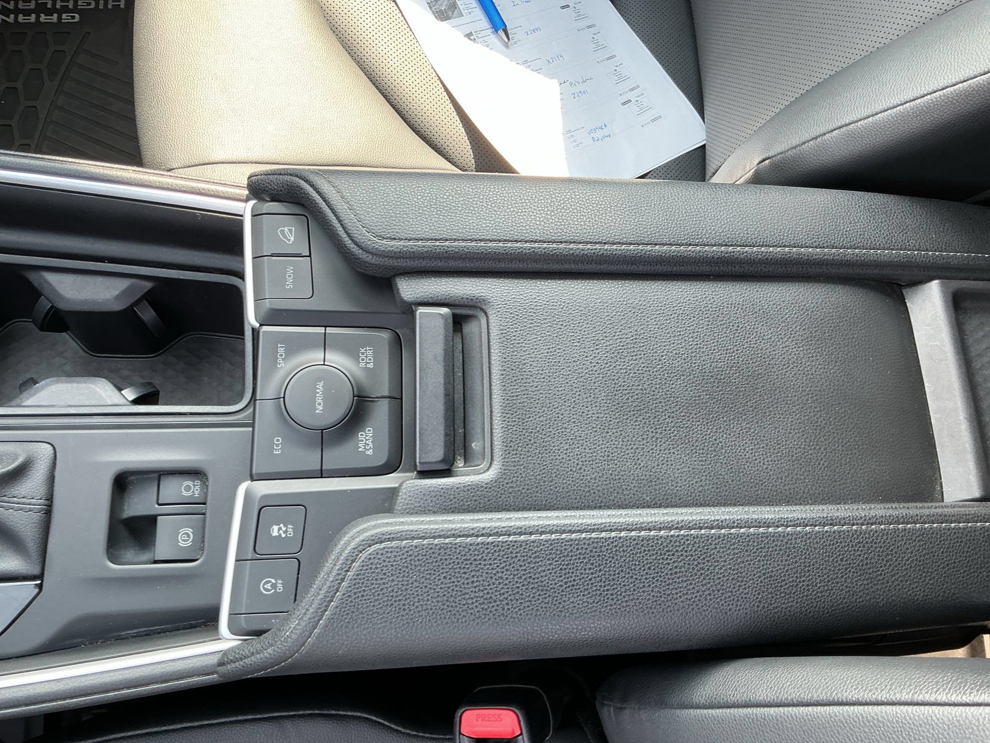 Used 2025 Toyota Grand Highlander AWD image 11