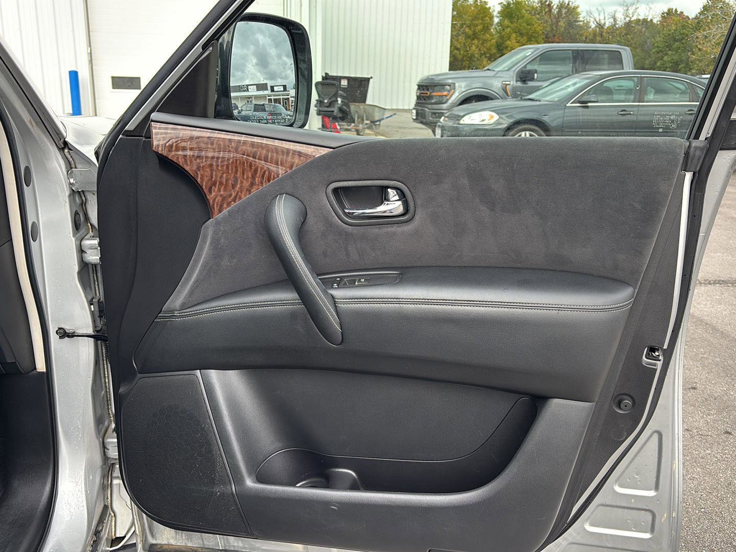 Used 2019 Nissan Armada SV w/ Driver Package AWD/4WD image 24