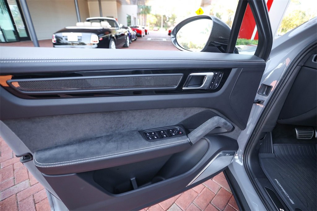 Used 2023 Porsche Cayenne Turbo GT image 38