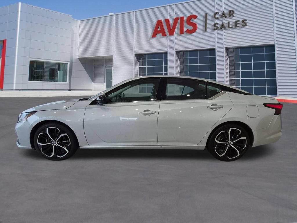 Used 2025 Nissan Altima 2.5 SR FWD image 10