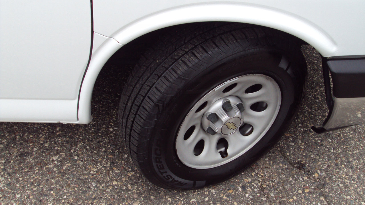 Used 2013 Chevrolet Express 1500 LS image 33