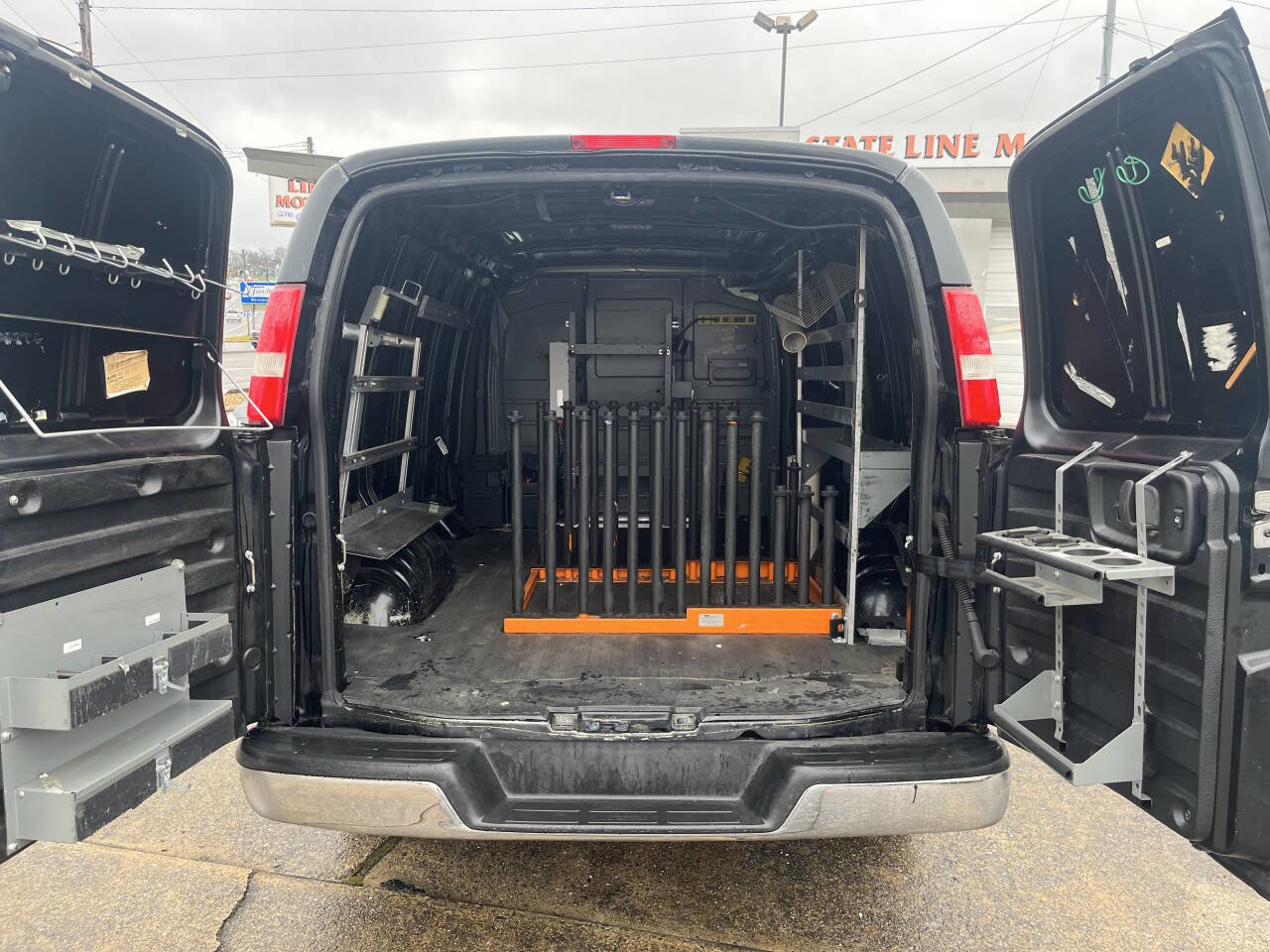 Used 2017 Chevrolet Express 2500 image 7