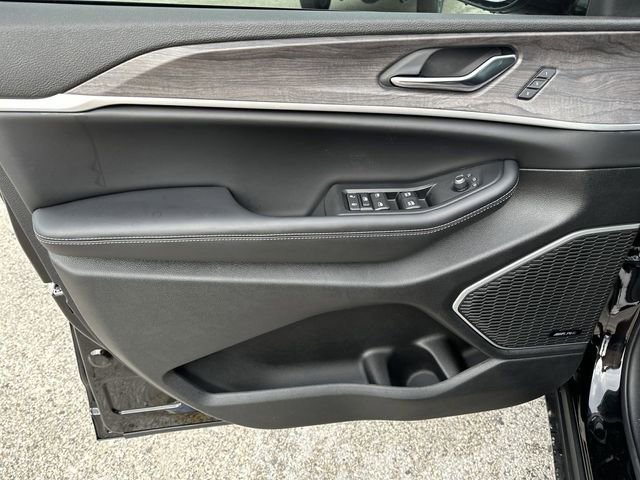 New 2024 Jeep Grand Cherokee Limited 4xe w/ Luxury Tech Group II image 8