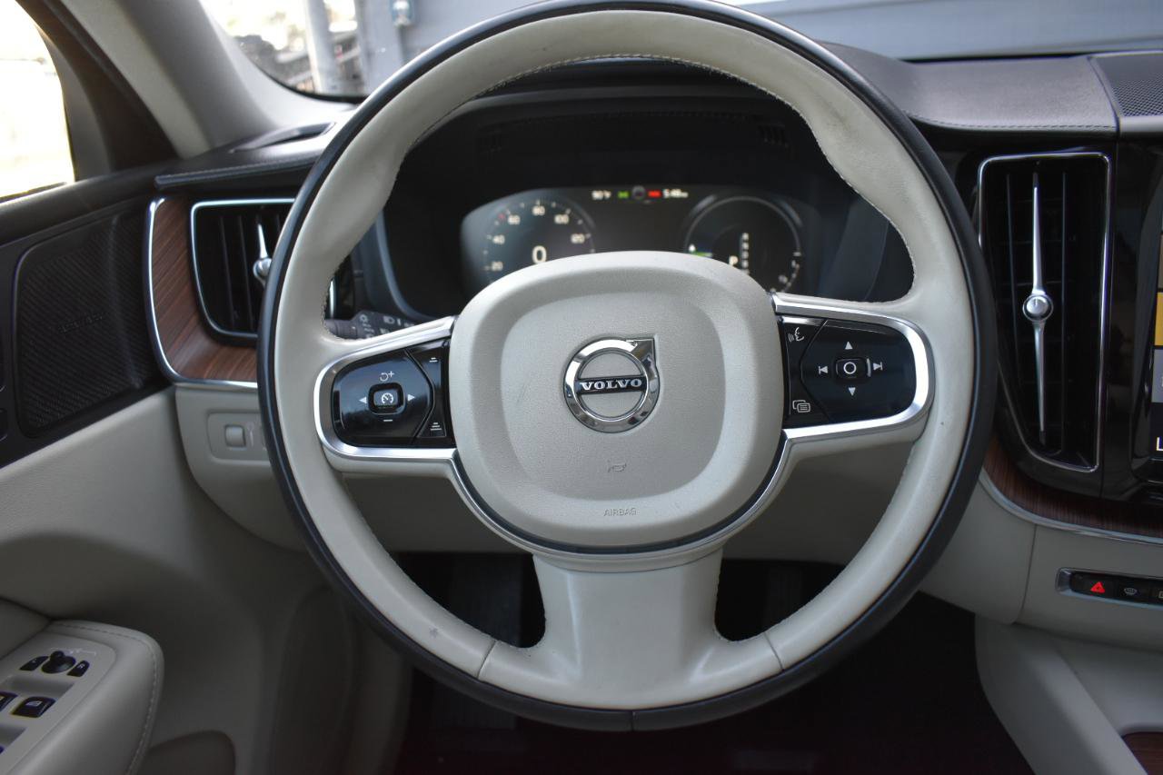 Used 2019 Volvo XC60 T8 Inscription w/ Advanced Package image 14
