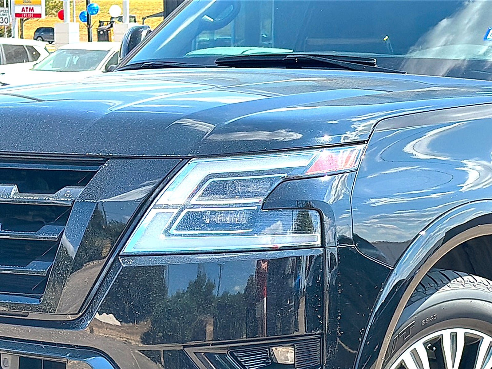 Used 2022 Nissan Armada SL w/ Midnight Edition Package RWD image 4