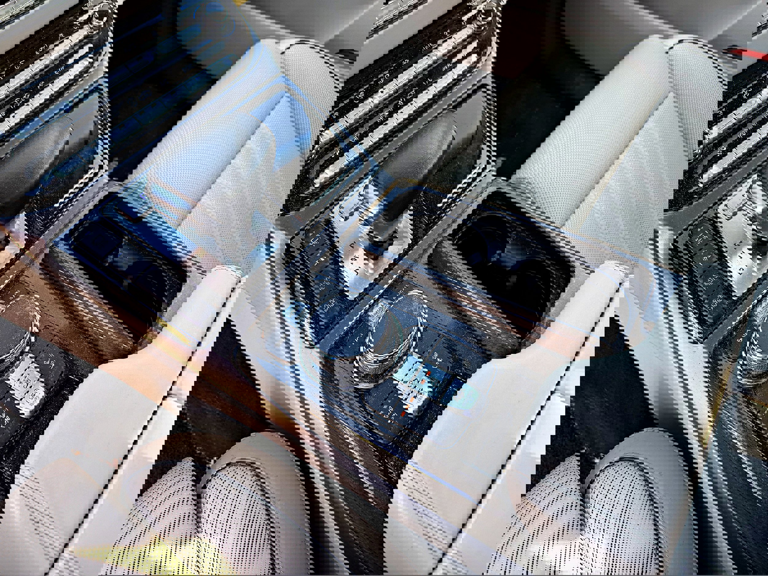 Used 2018 Genesis G90 5.0 Ultimate image 19