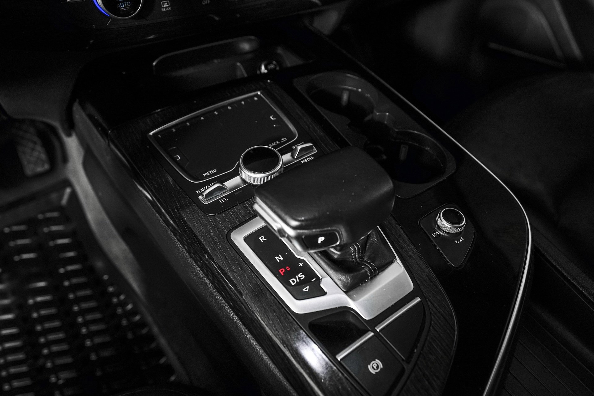 Used 2017 Audi Q7 3.0T Premium Plus w/ Premium Plus Package image 25