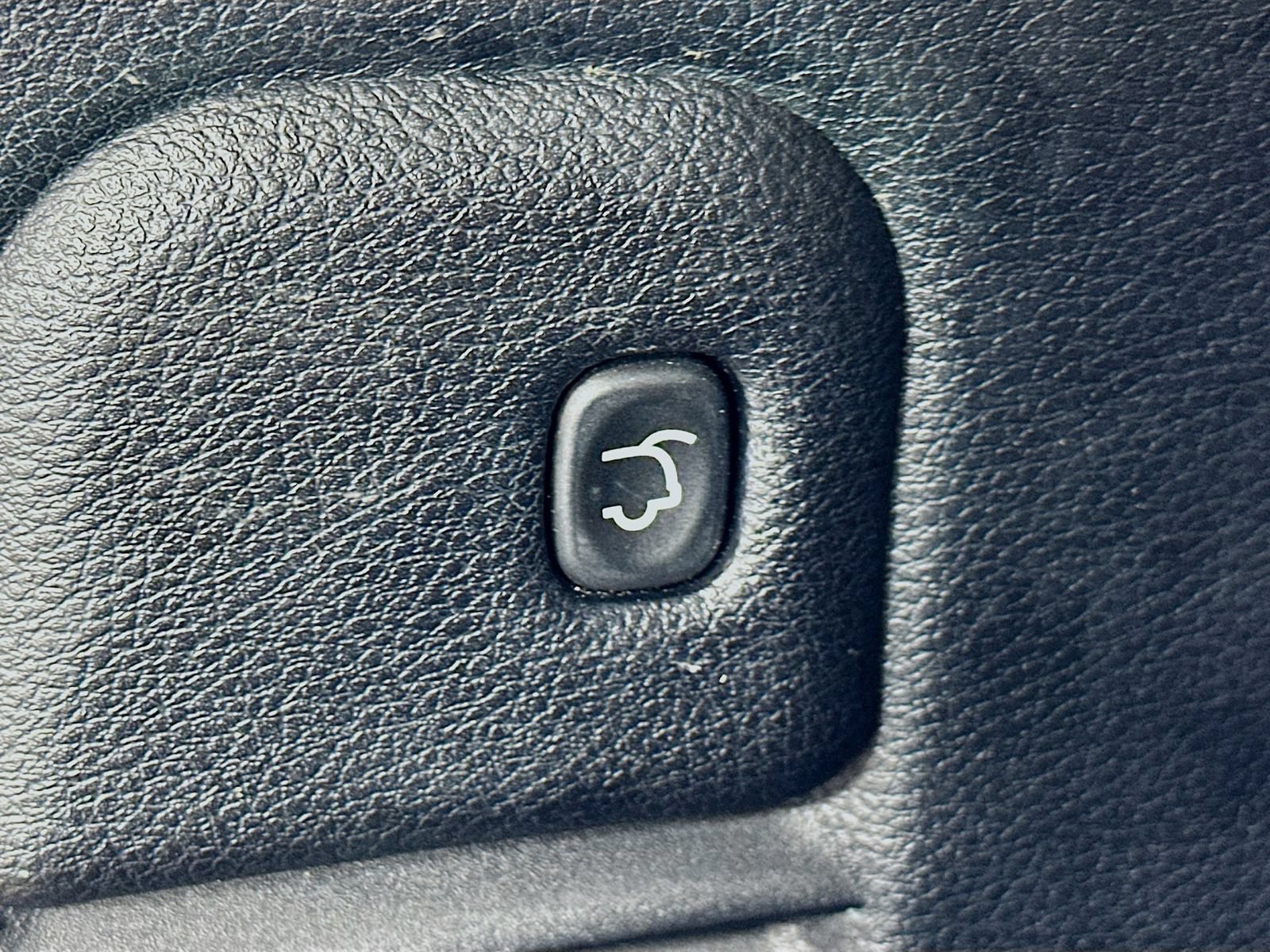 Used 2016 Jeep Grand Cherokee Limited AWD/4WD image 38