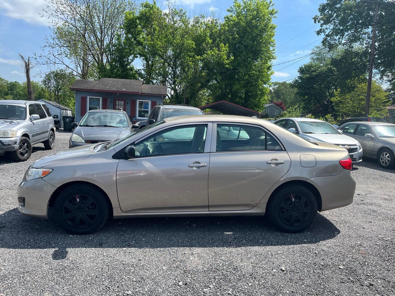 Used 2009 Toyota Corolla FWD image 2