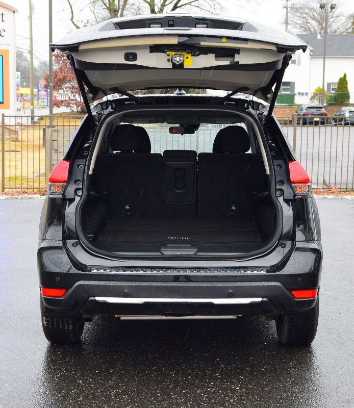 Used 2020 Nissan Rogue SV w/ Premium Package image 7