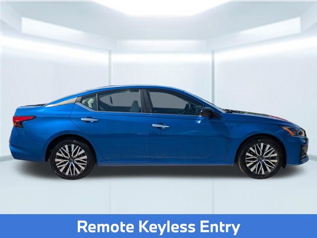 Used 2025 Nissan Altima 2.5 SV image 8