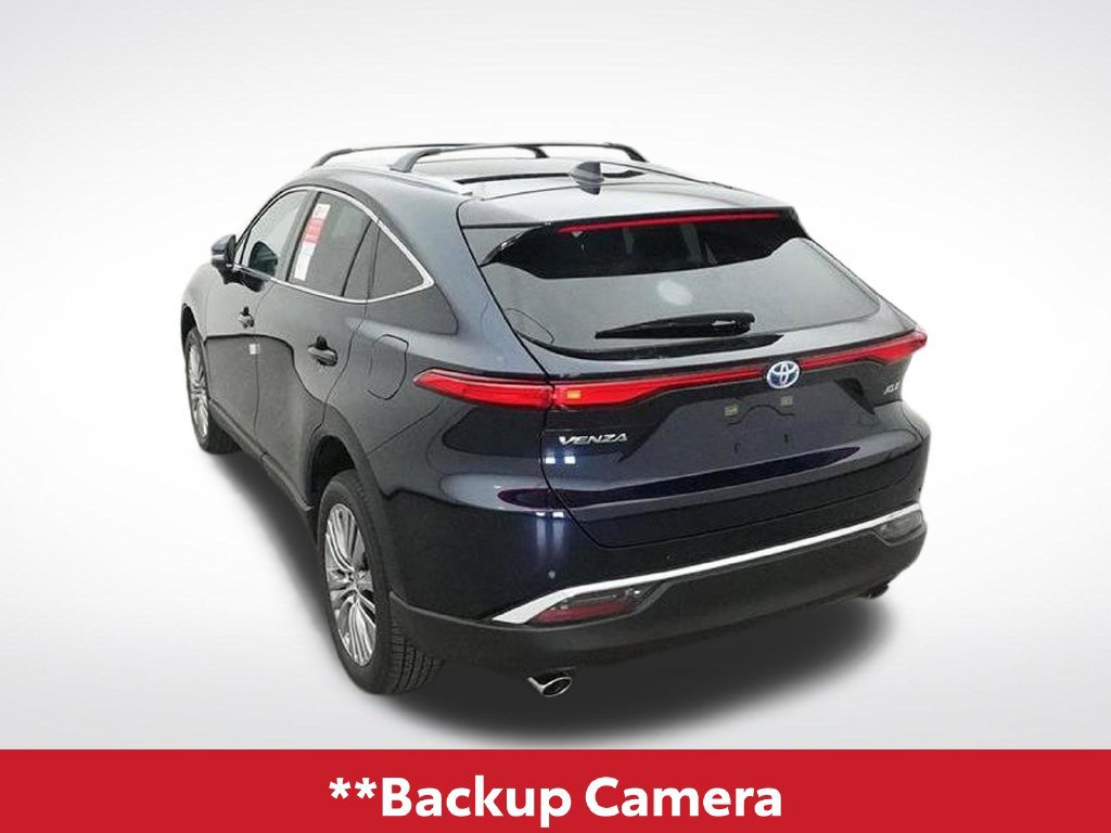 Used 2024 Toyota Venza XLE AWD/4WD image 8
