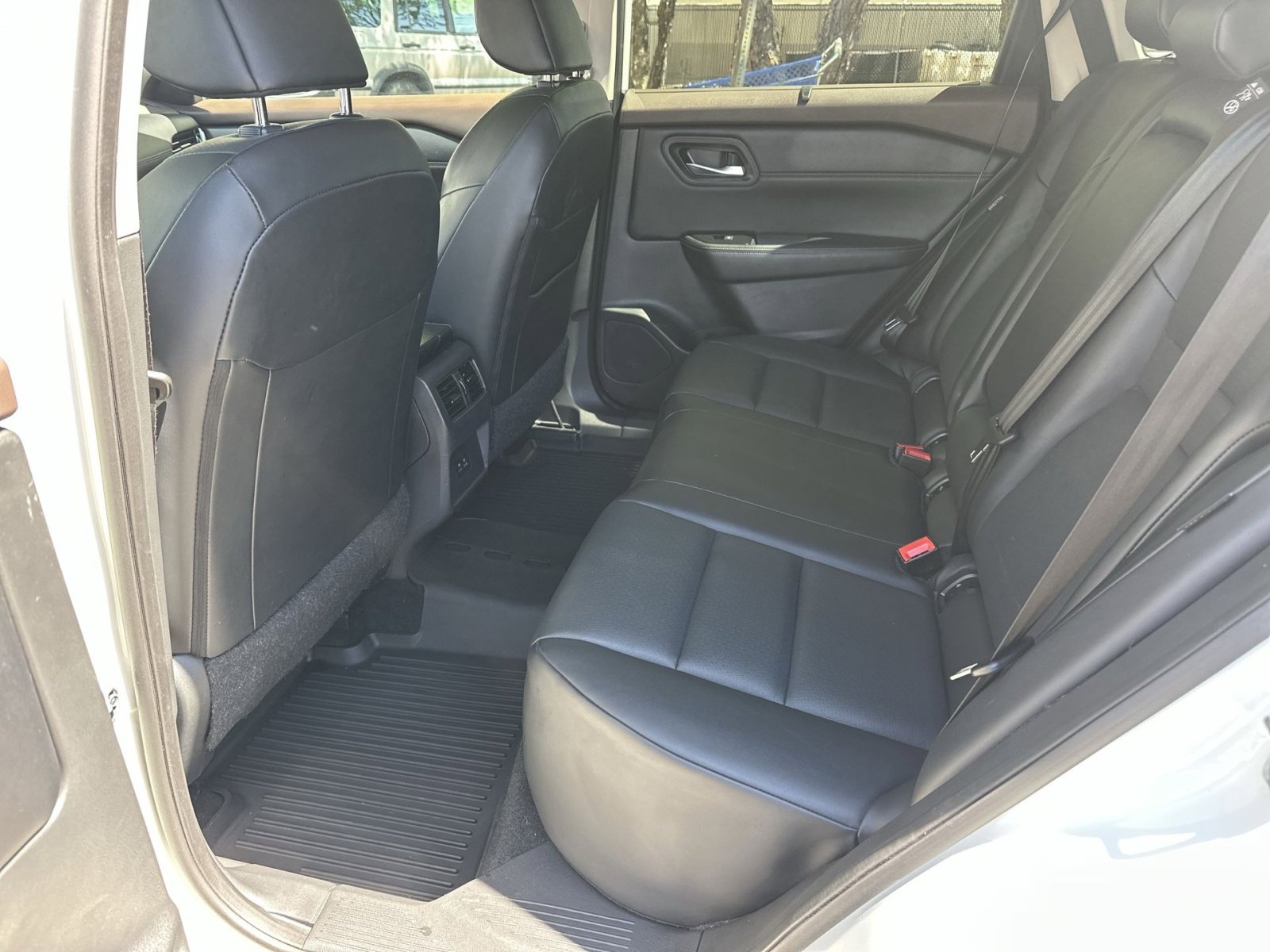Used 2023 Nissan Rogue SV w/ SV Premium Package FWD image 12