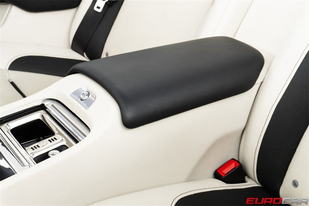 Used 2018 Rolls-Royce Dawn image 38