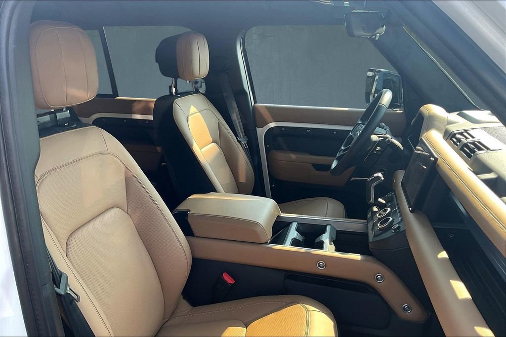 Used 2025 Land Rover Defender 110 V8 image 27