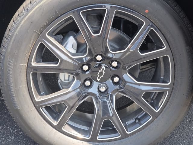 New 2026 Chevrolet Suburban LT w/ Comfort Package AWD/4WD image 11