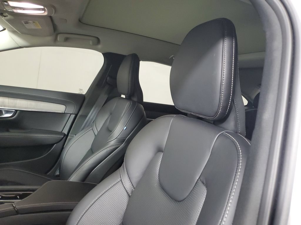 Used 2022 Volvo S90 B6 Inscription w/ Advanced Package AWD/4WD image 25