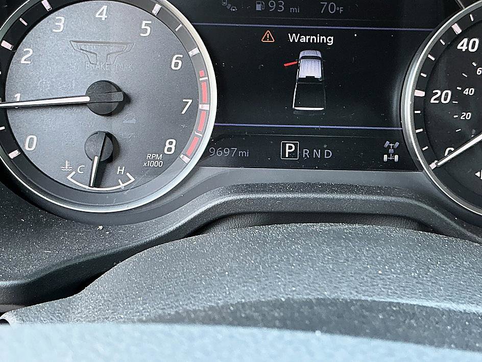 Used 2024 Nissan Titan SV w/ SV Bronze Edition Package image 15