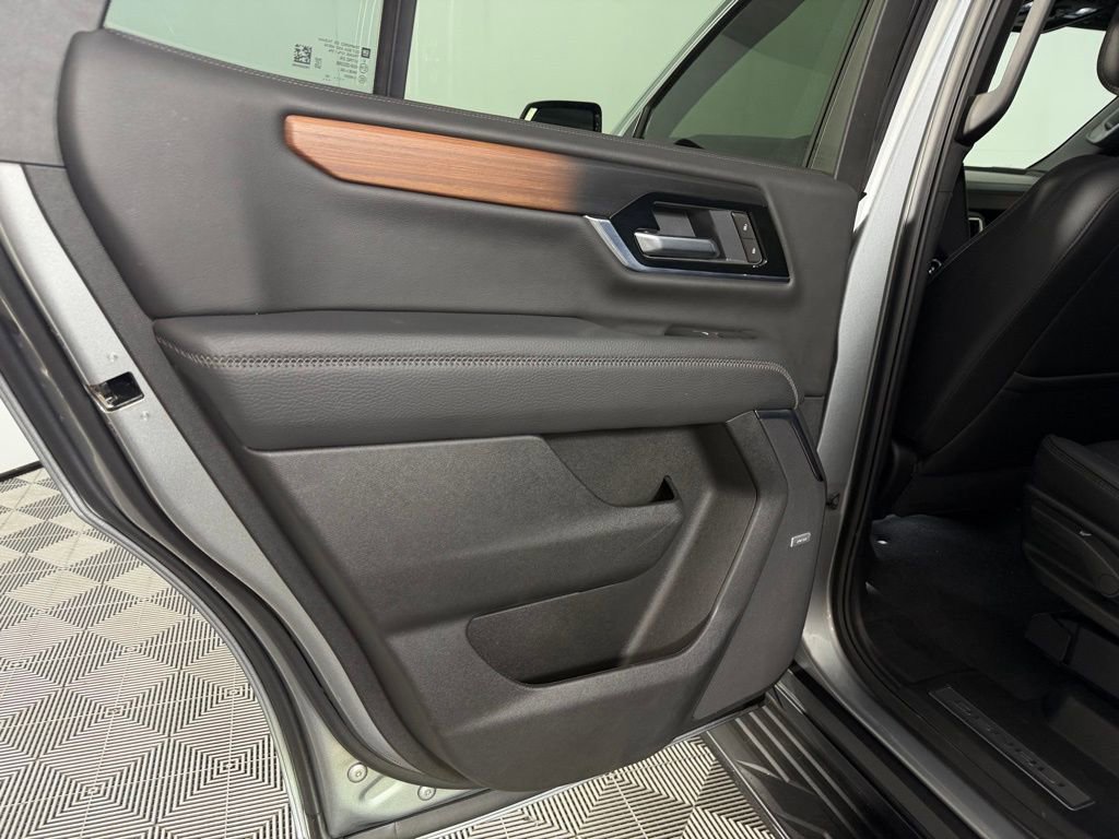 Used 2025 GMC Yukon Denali image 25